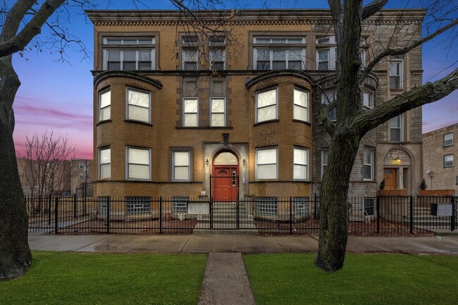 Building Photo - 4734 S St Lawrence Ave