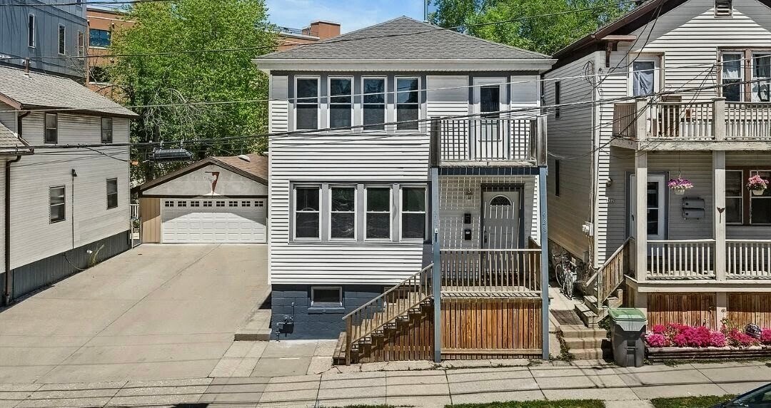 Building Photo - 928 E Land Pl