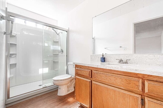 Building Photo - "Chic & Spacious 2-BR Gem in Covina: Modern Living with 2 Full Baths!"