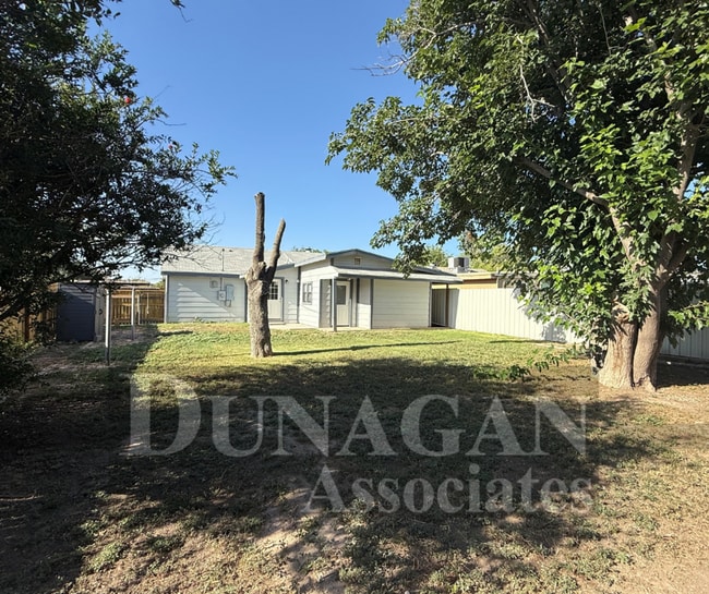 Building Photo - Charming 3 bed, 2 bath home - Newly remode...