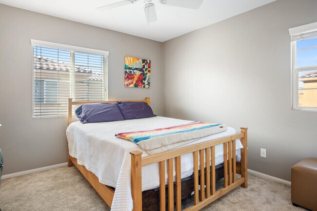 Building Photo - 520 Calle Vibrante