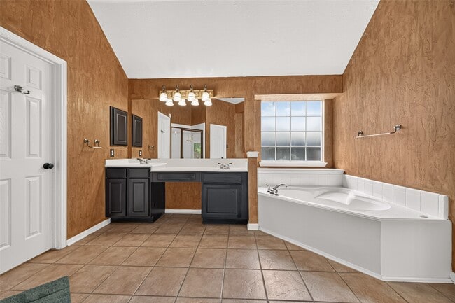Building Photo - 6323 Echo Lakes Ln