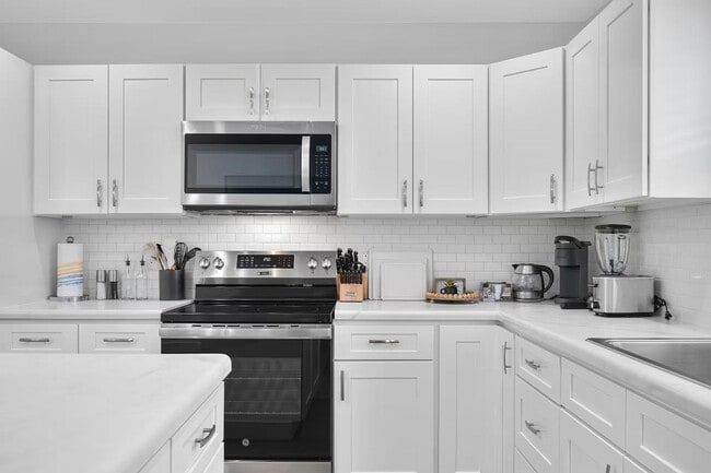 Building Photo - 1019 Central Ave