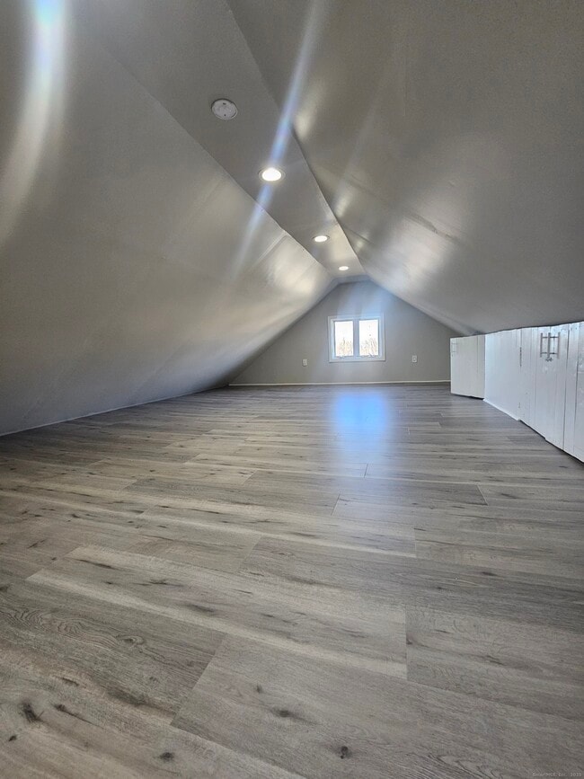 Building Photo - 370 Bruce Ave