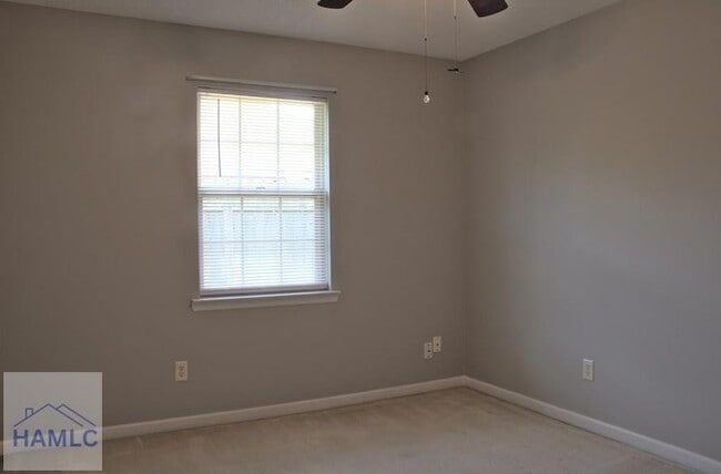 Building Photo - 2356 Rowe St