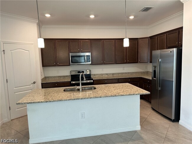 Building Photo - 14510 Cantabria Dr