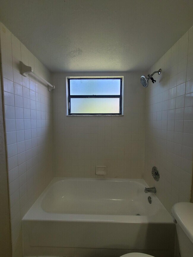 Building Photo - 1601 Balfour Point Dr