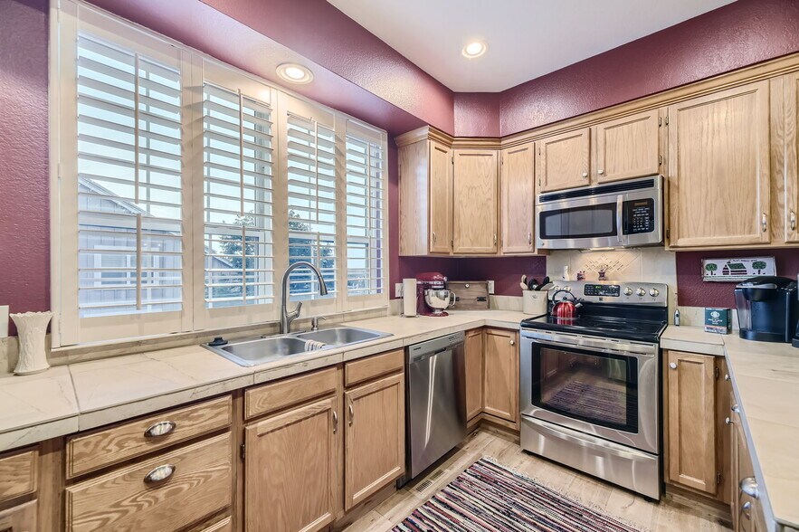 Building Photo - 2980 W Long Dr