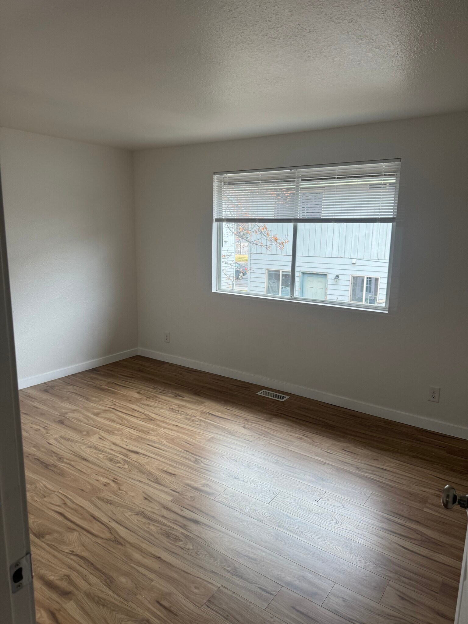 Building Photo - 1949 SW Timber Ave