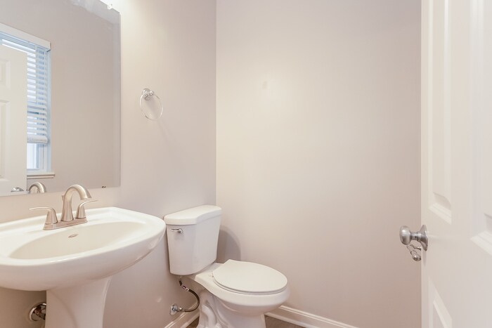 Building Photo - 7853 Waggoner Trace Dr