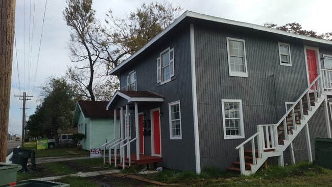 Building Photo - 2004 Gulfway Dr