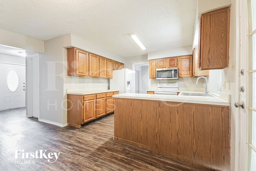 Building Photo - 1403 Bradford Pl