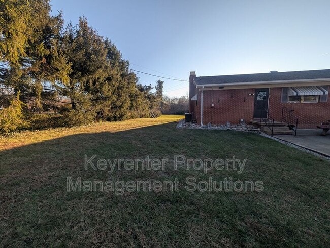 Building Photo - 700 Shenandoah Ave