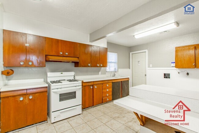 Building Photo - 2524 Prentice NW