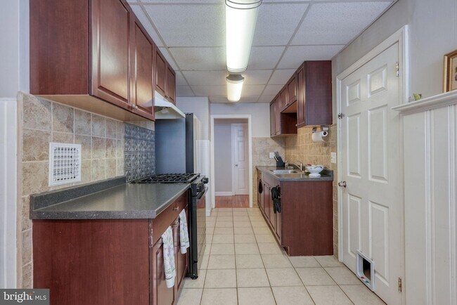 Building Photo - 32 Bonsall Ave