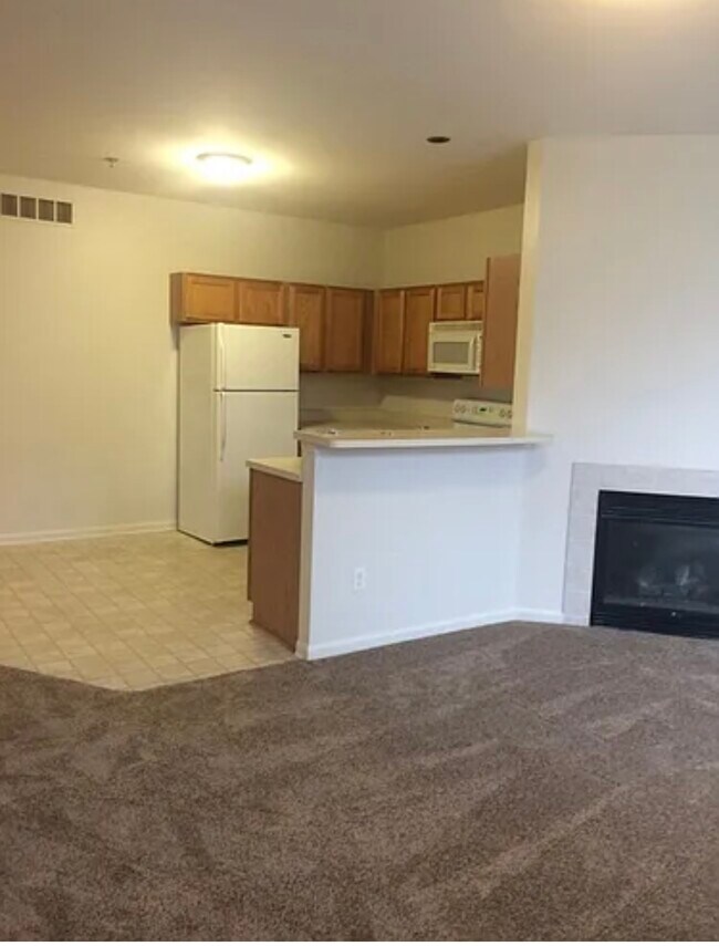 Building Photo - 43151 Strand Dr