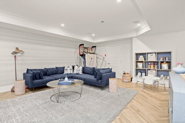 Building Photo - 4 Vani Ct