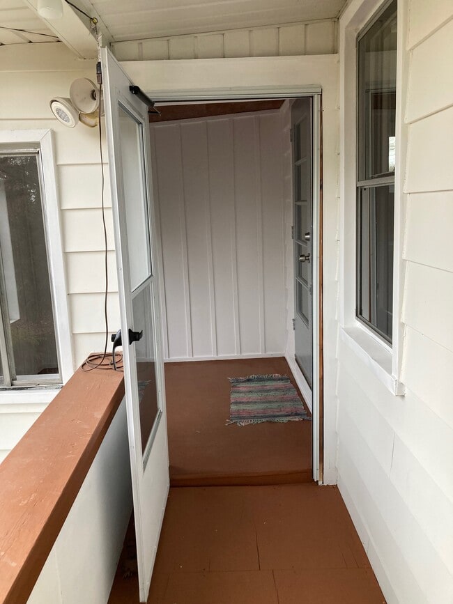 Building Photo - 3097 Lincolnview St