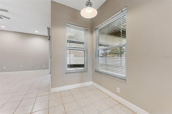 Building Photo - 25946 Buckthorn Ave