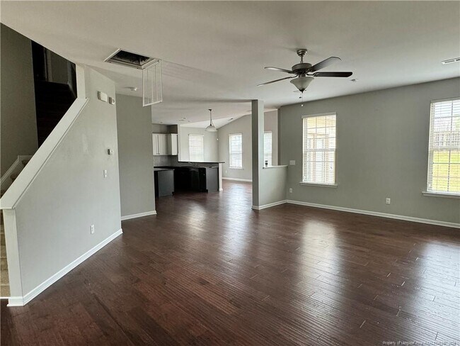 Building Photo - 350 River Oak St