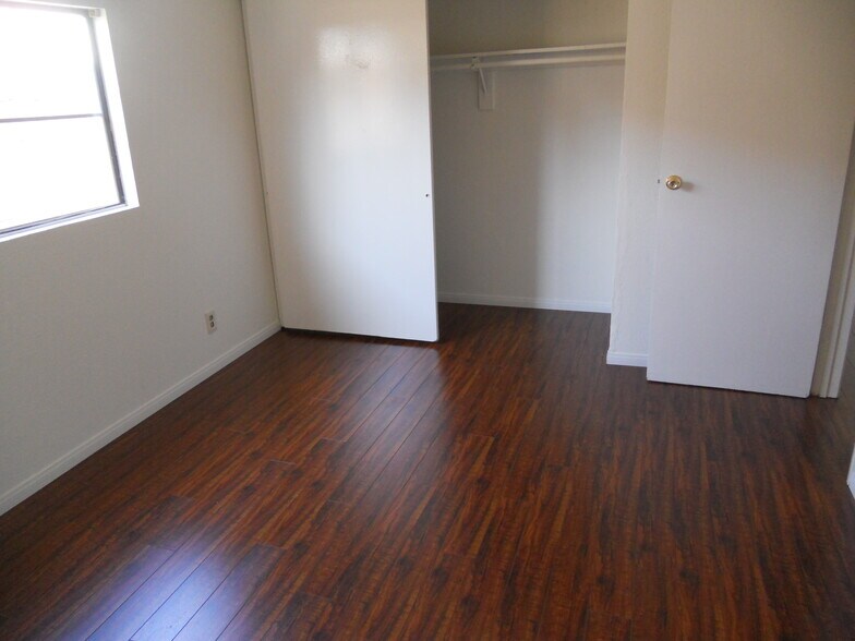 Building Photo - 4451 W 161st St