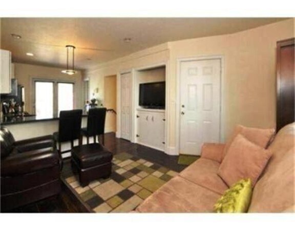 Building Photo - 169 K St
