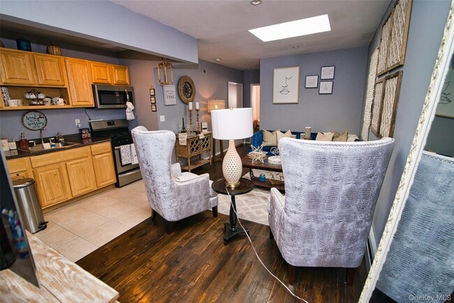 Building Photo - 180 Montauk Ave.