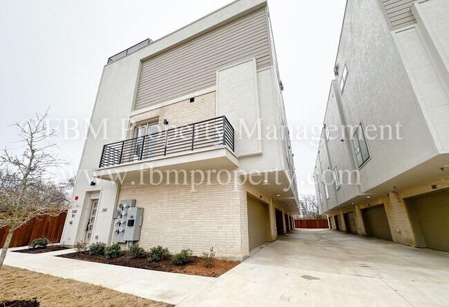Building Photo - 2610 Kimsey Dr