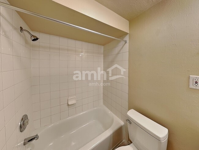 Building Photo - 1920 Sergeant Dr