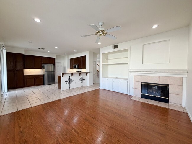 Building Photo - Spacious Oak Creek Cul-de-Sac Home with 5 Bedrooms & 3-Car Garage