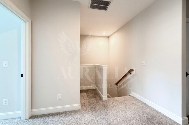 Building Photo - 829 Amley Pl