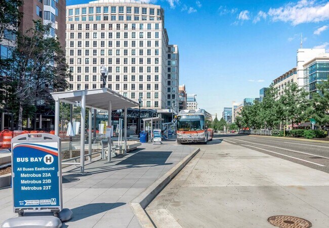 Building Photo - Direct Indoor Access to Ballston Metro with this Luxury 1 Bedroom 1 Bath Condo in Beautiful Alta ...