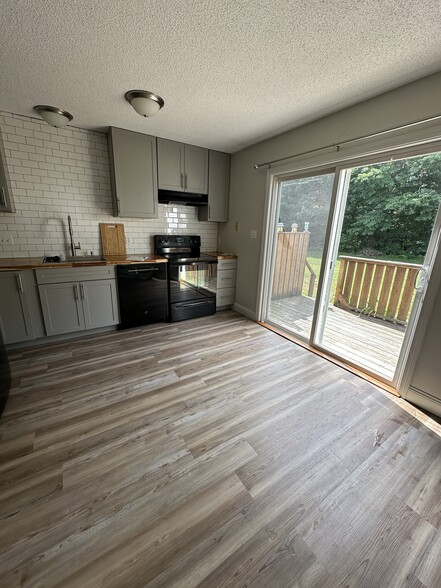 Building Photo - 45 Baxter Woods Trl