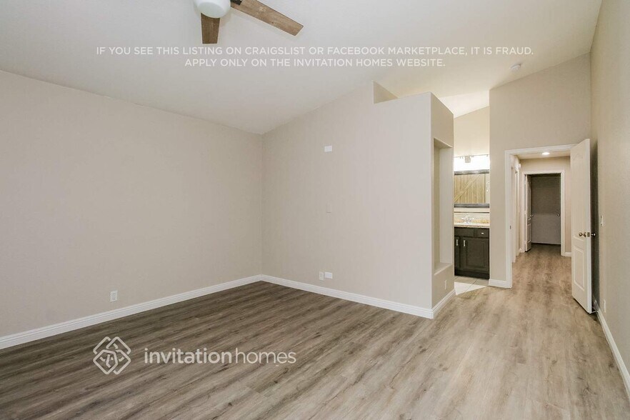 Building Photo - 414 S Lake Mirage Dr