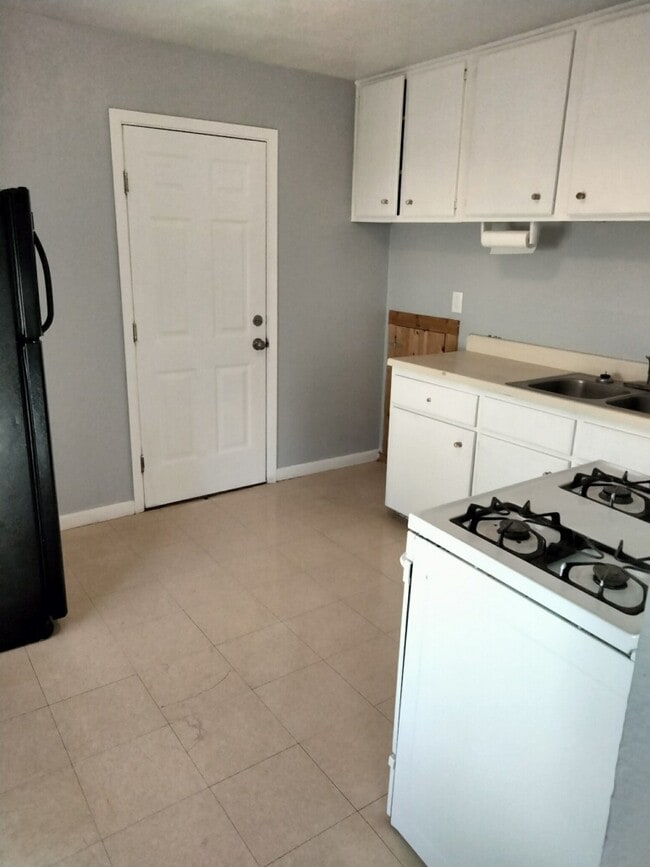 Building Photo - 1019 Ricks St