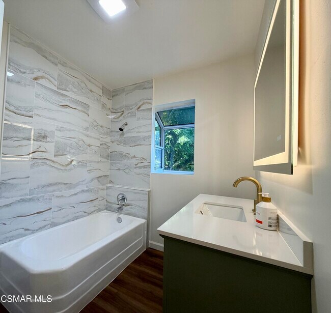 Building Photo - 279 Lake Sherwood Dr