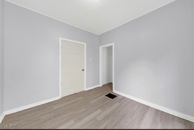 Building Photo - 2056 W 95th St