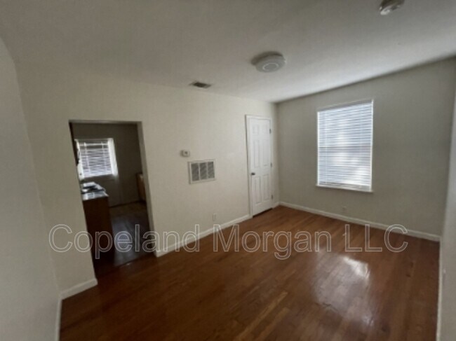 Building Photo - 829 5th St N