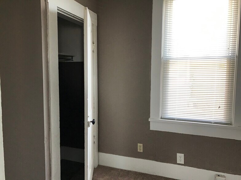 Building Photo - 514 E Sandusky St