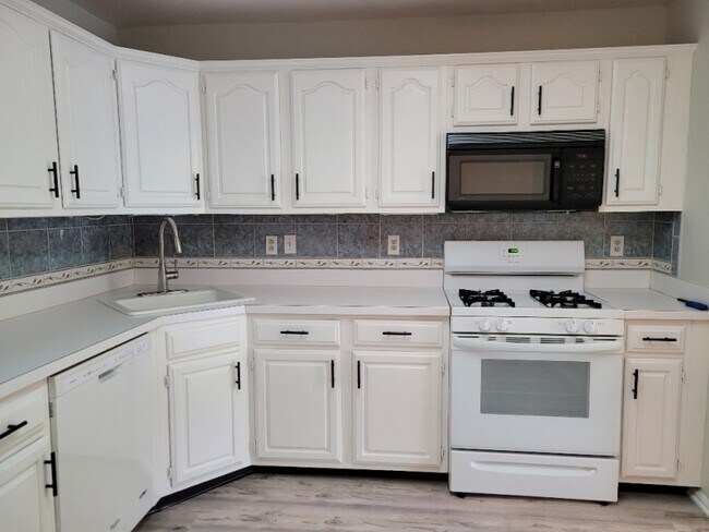 Building Photo - 187 Potomac Dr