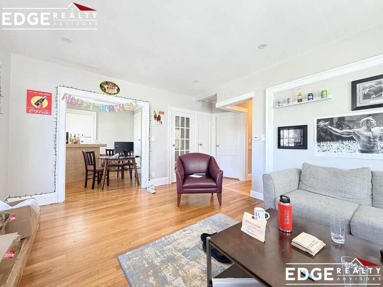 Building Photo - 66 Hunnewell Ave