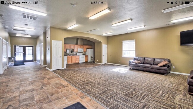 Building Photo - 943 W 580 S