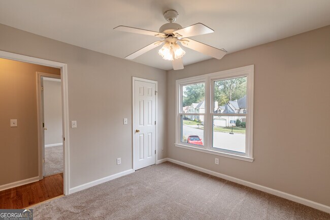 Building Photo - 705 Oxford Crest Ct NW