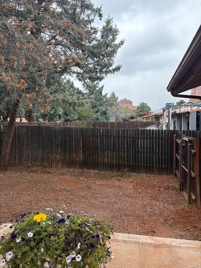 Building Photo - 1-Year Long-Term Rental