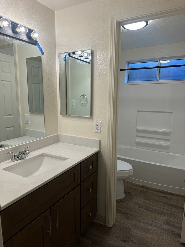 Building Photo - 3501 Richmond Blvd