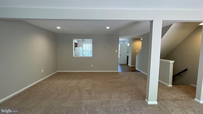 Building Photo - 10364 College Square