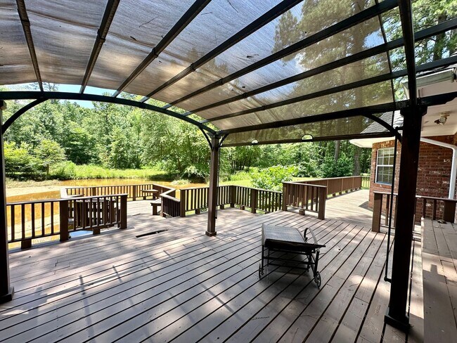 Building Photo - Tour Today! Spacious Country Retreat on 6+...