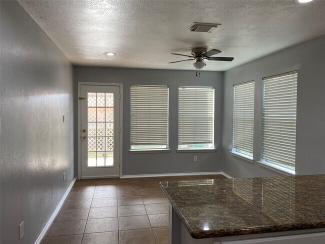 Building Photo - 7022 Leaders Crossing Dr