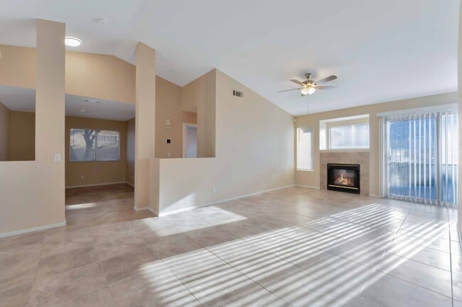 Building Photo - Charming Single-Story Home!