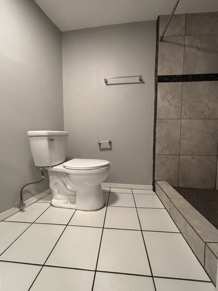 Building Photo - 302 Union St